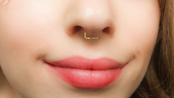 Gold Plated Snap On Fake Septum Piercing Jewelry | BodyDazz.com