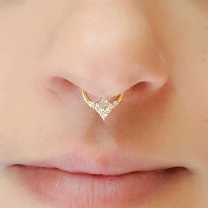 Anneau de septum chevron - anneau de nez CZ 16 g - cerceau de triangle de nez diamants - piercing or Daith Rook Helix cartilage cerceau de nez - cerceau de nez clicker