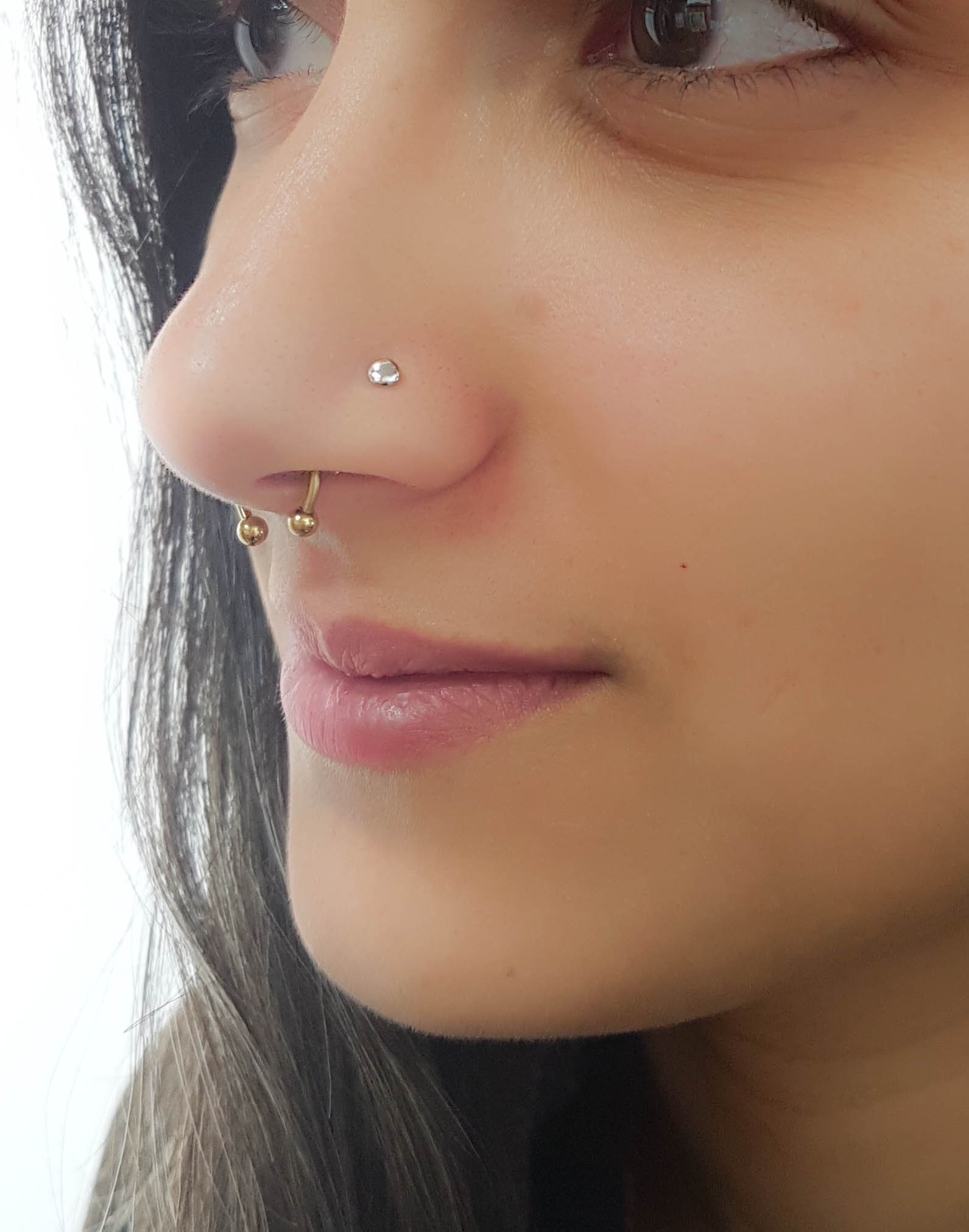 Nose piercing on flat nose outlet