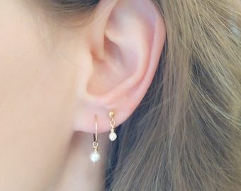 Pearl Hoop Earrings, Pearl Earrings, Small Hoop Earrings, Gold Pearl Earrings, Bridesmaid Jewelry, Wedding Jewelry, Boho jewelry