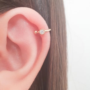 Delicato orecchino CZ Helix Ear Cuff - Orecchino senza piercing - Orecchino Helix - Orecchino a clip per cartilagine - Orecchino Ear Cuff - Helix finto