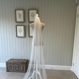 Floor length Veil / Soft Cut Edge Wedding Veil / Bridal Veil / Cathedral Veil / Chapel Veil Light Ivory Veil Fingertip Veil