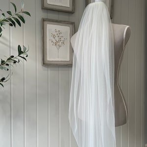 Short Fingertip length Wedding veil, Bridal veil fingertip length, Ivory wedding veil, soft tulle veil