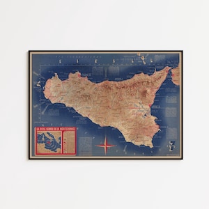 Puede incluir: Mapa vintage enmarcado de Sicilia, Italia, con una combinación de colores azul y beige. El mapa presenta información geográfica detallada, incluyendo líneas costeras, ciudades y carreteras. También se ve una rosa de los vientos roja y texto en francés.