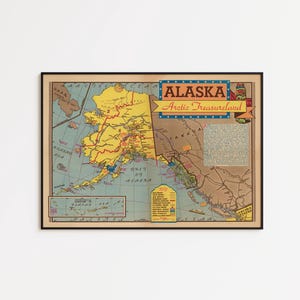 Puede incluir: Un mapa impreso de estilo vintage titulado ALASKA Arctic Treasureland, que muestra un mapa de Alaska sombreado en amarillo con bordes rojos, una leyenda detallada, texto histórico e ilustraciones de la fauna regional.