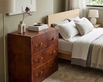 Elegant engelsk byrå i brunt läder - handgjord design