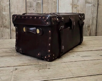Cavalry boot trunk