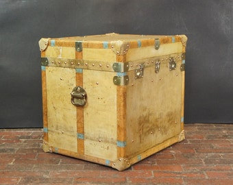 Bespoke English Antique Velum Large Occasional Side Table Trunk Home Decor Lamp Stand