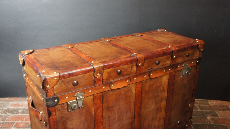 English Handmade Tan Leather Vintage Inspired Coffee Table Trunk image 3