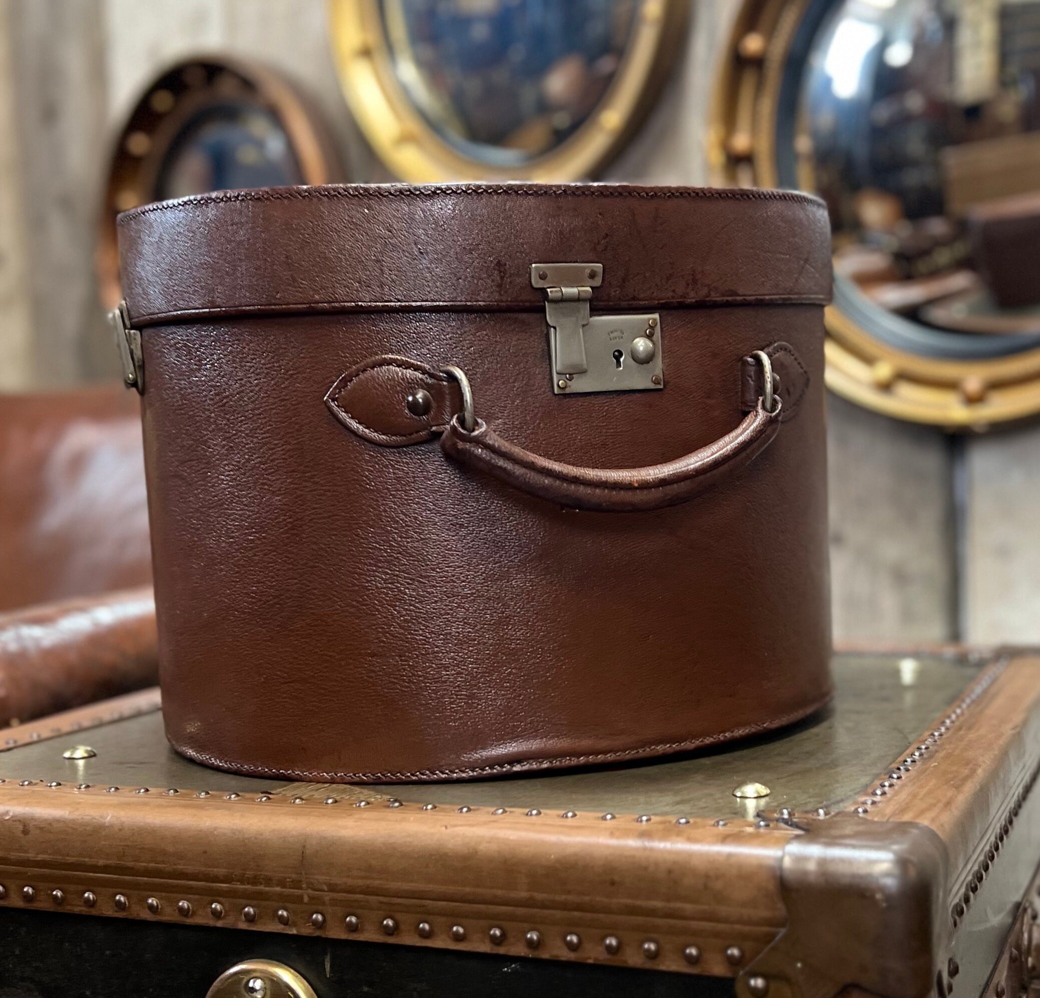Antique Leather Round Hatbox Suitcase - Etsy Antique Leather Round Hatbox Suitcase - Etsy