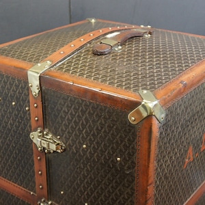 Luxury Antique Wardrobe Trunk by Goyard with Key image 3