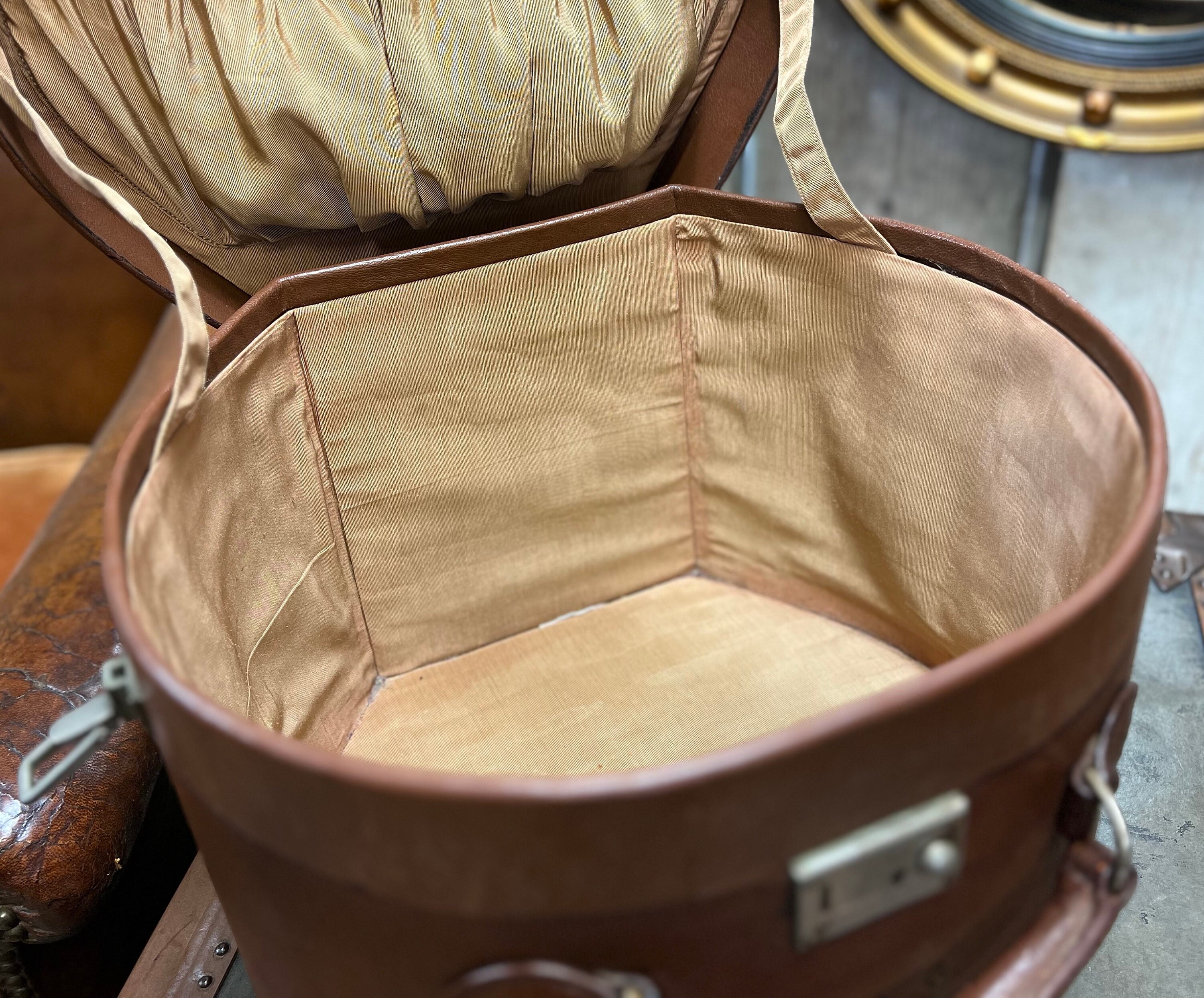 Antique Leather Round Hatbox Suitcase - Etsy Antique Leather Round Hatbox Suitcase - Etsy