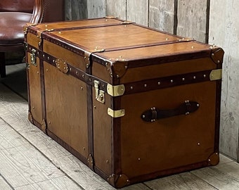 Luxury English Handmade Tan Leather Dark Trimmed Coffee Table Bed End Trunk Chest Home Living Interiors