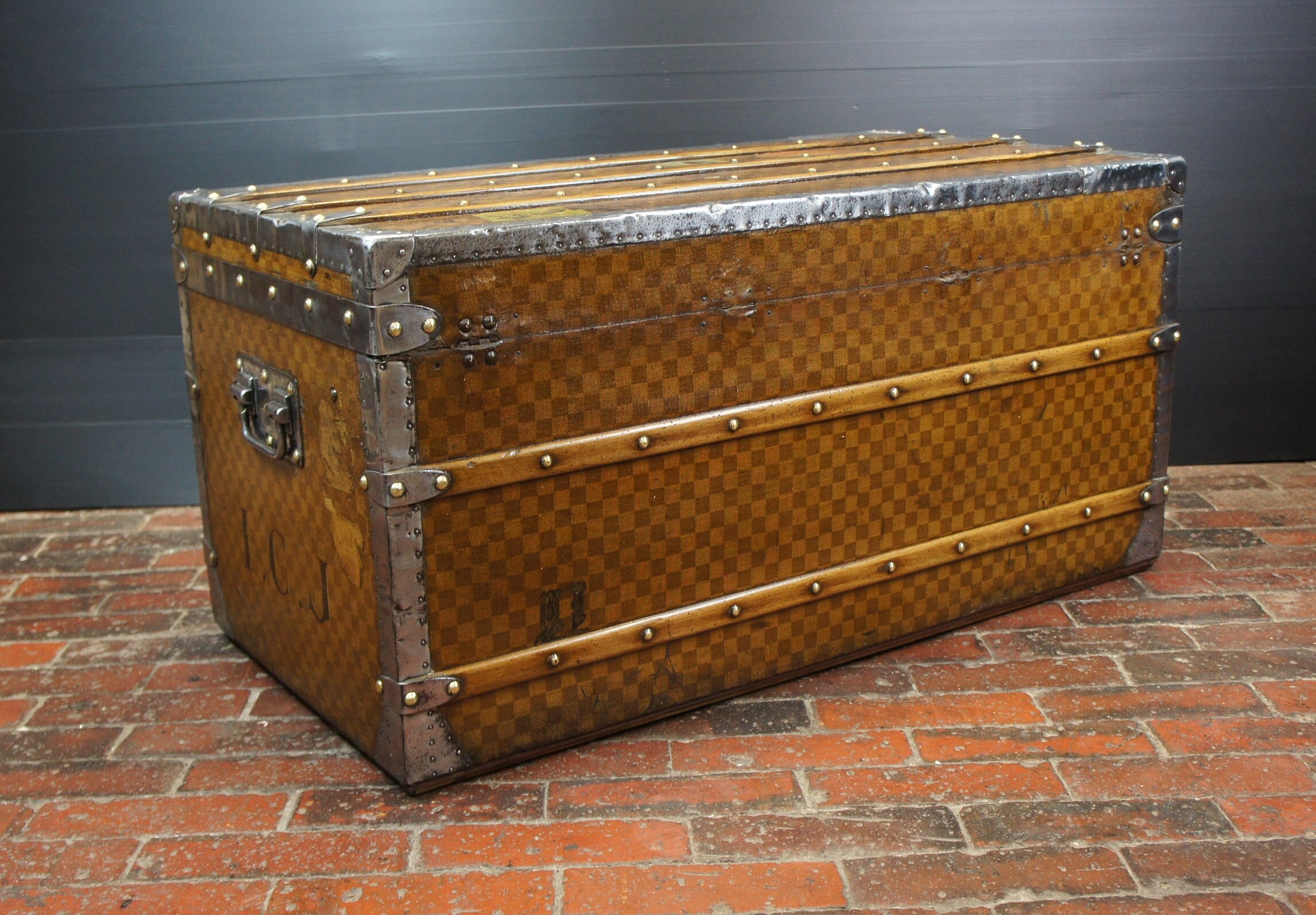 Louis Vuitton Trunk As Coffee Table Literacy Basics