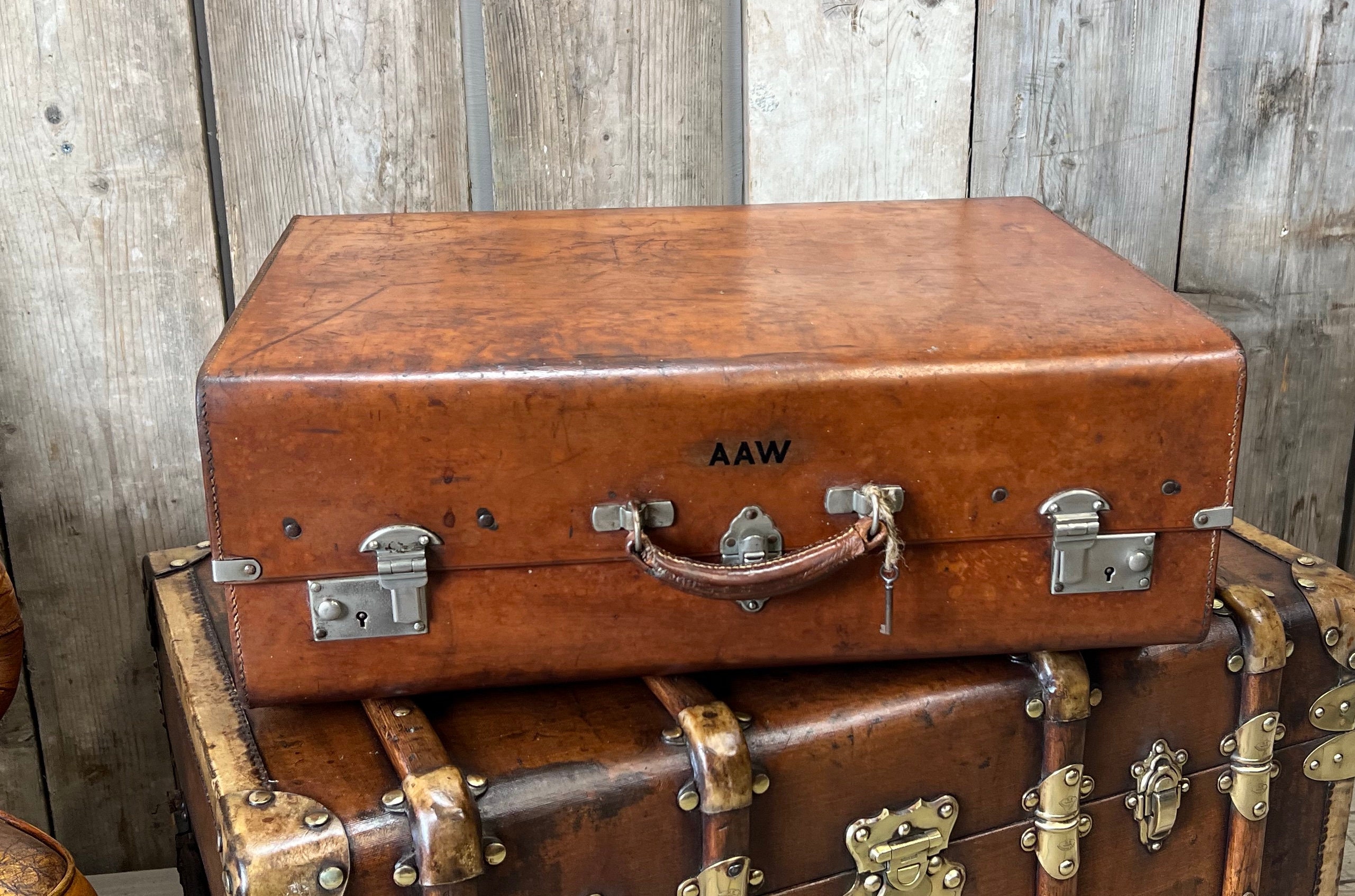 Beautiful Dark Brown Finnigans Leather Hat Box Circa 1920s