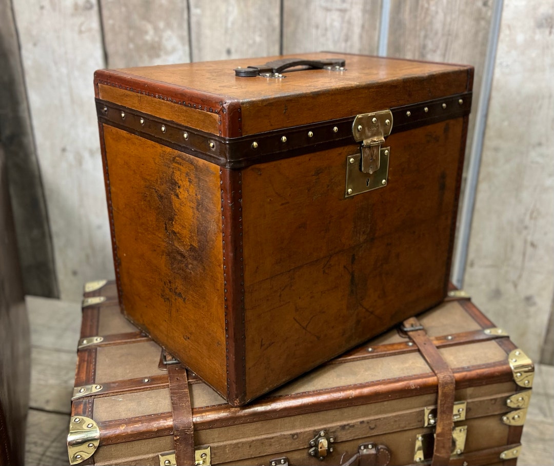 Luxury Moynat Antique Hat Box Travel Trunk Luxury Luggage Etsy