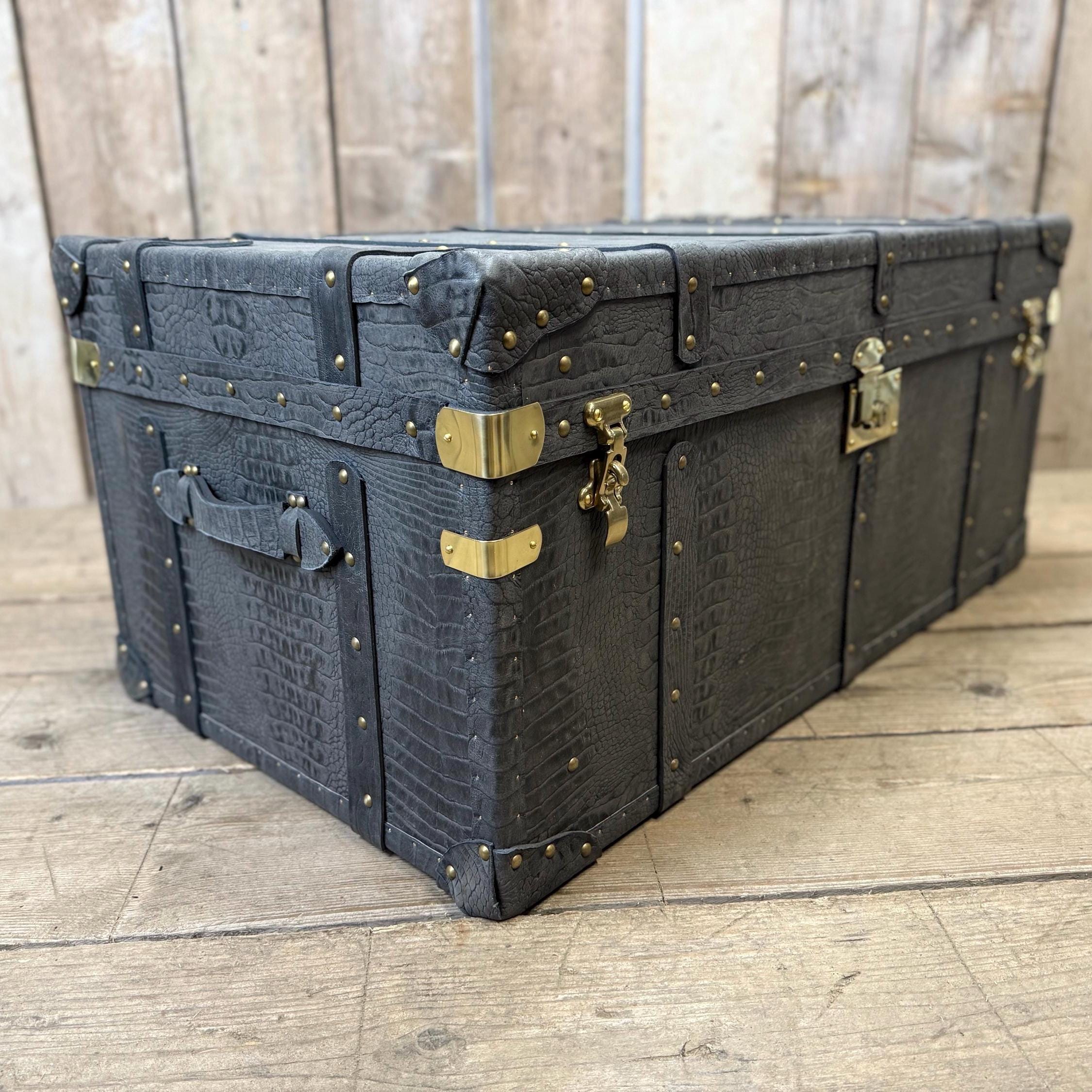 Malle Armoire Vintage Simili Croco - Bois Massif Et Toile - Fabriqué En France