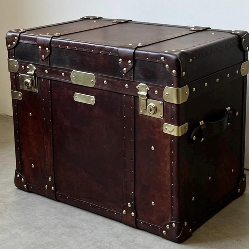Handmade Leather Trunk Storage Chest Vintage Campaign Style Furniture Hand Dyed Bridle Leather Brass Hardware Console Table Side Piece Living Room Bedroom Accent Traditional English Craftsmanship Luxury Gift Men Home Furnishing Premium