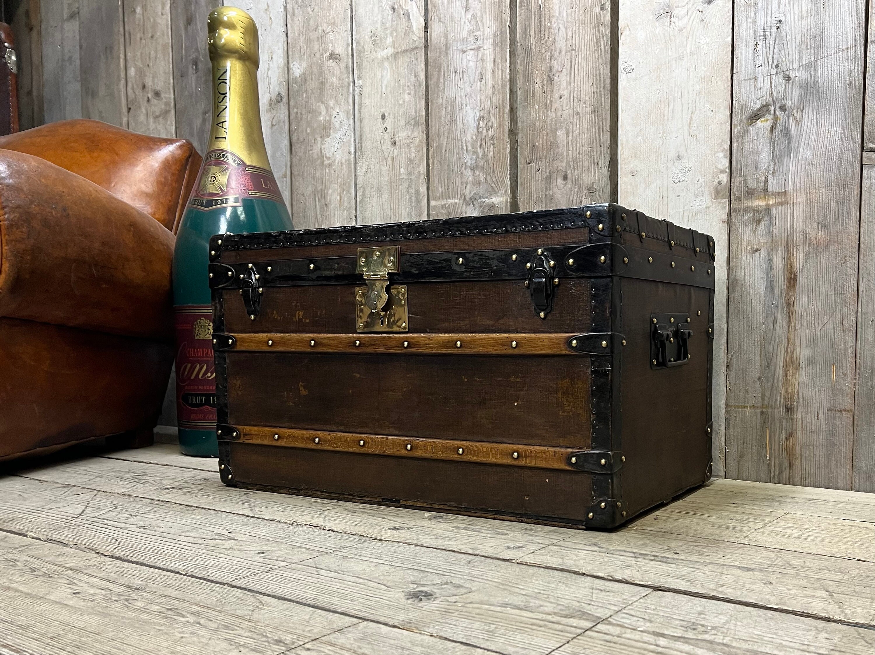 Luxury Antique Quality French Small Steamer Trunk Coffee Table 