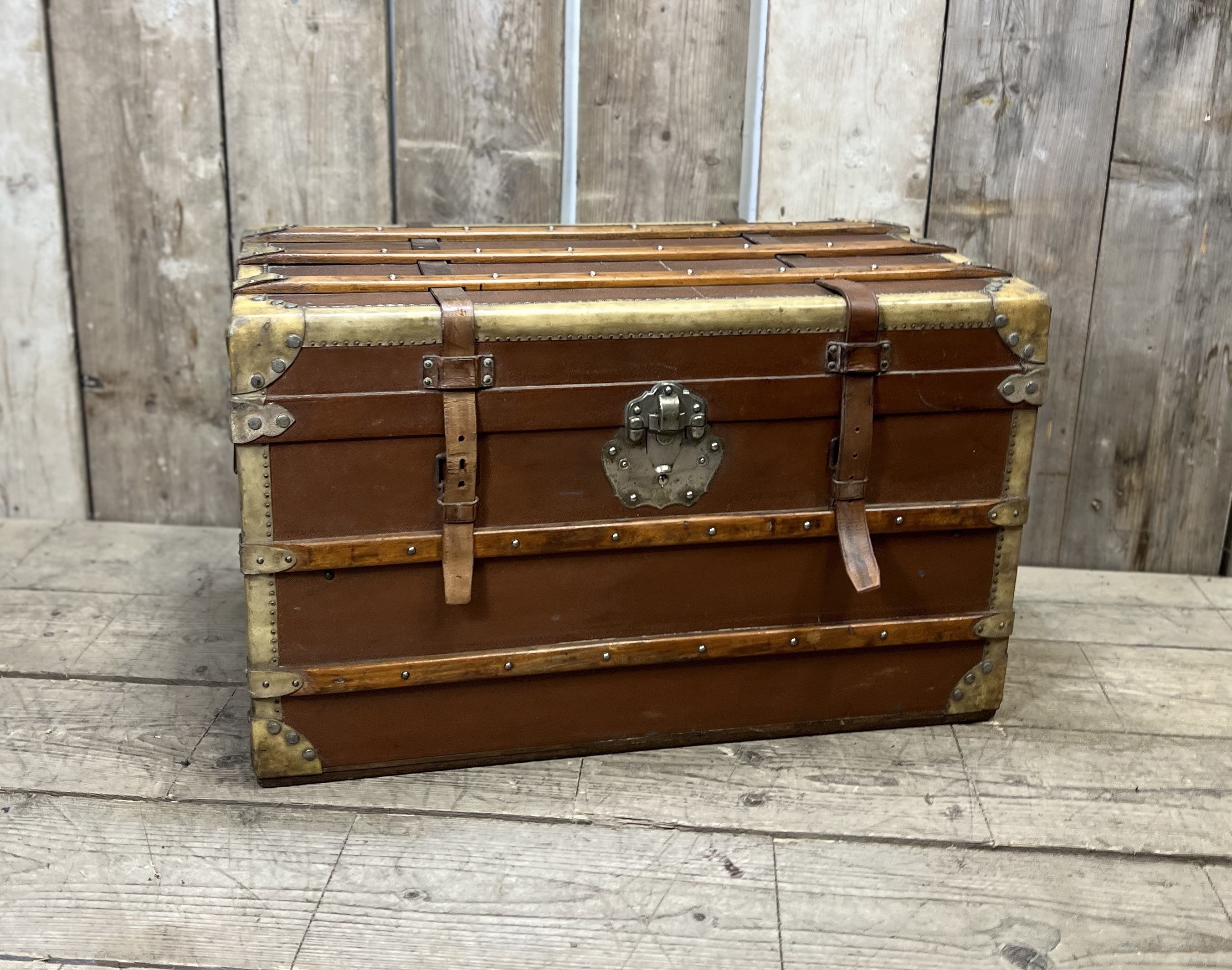 Antique Steamer Trunk Wardrobe Trunk With Drawers Luggage Shipping Suitcase  Rare