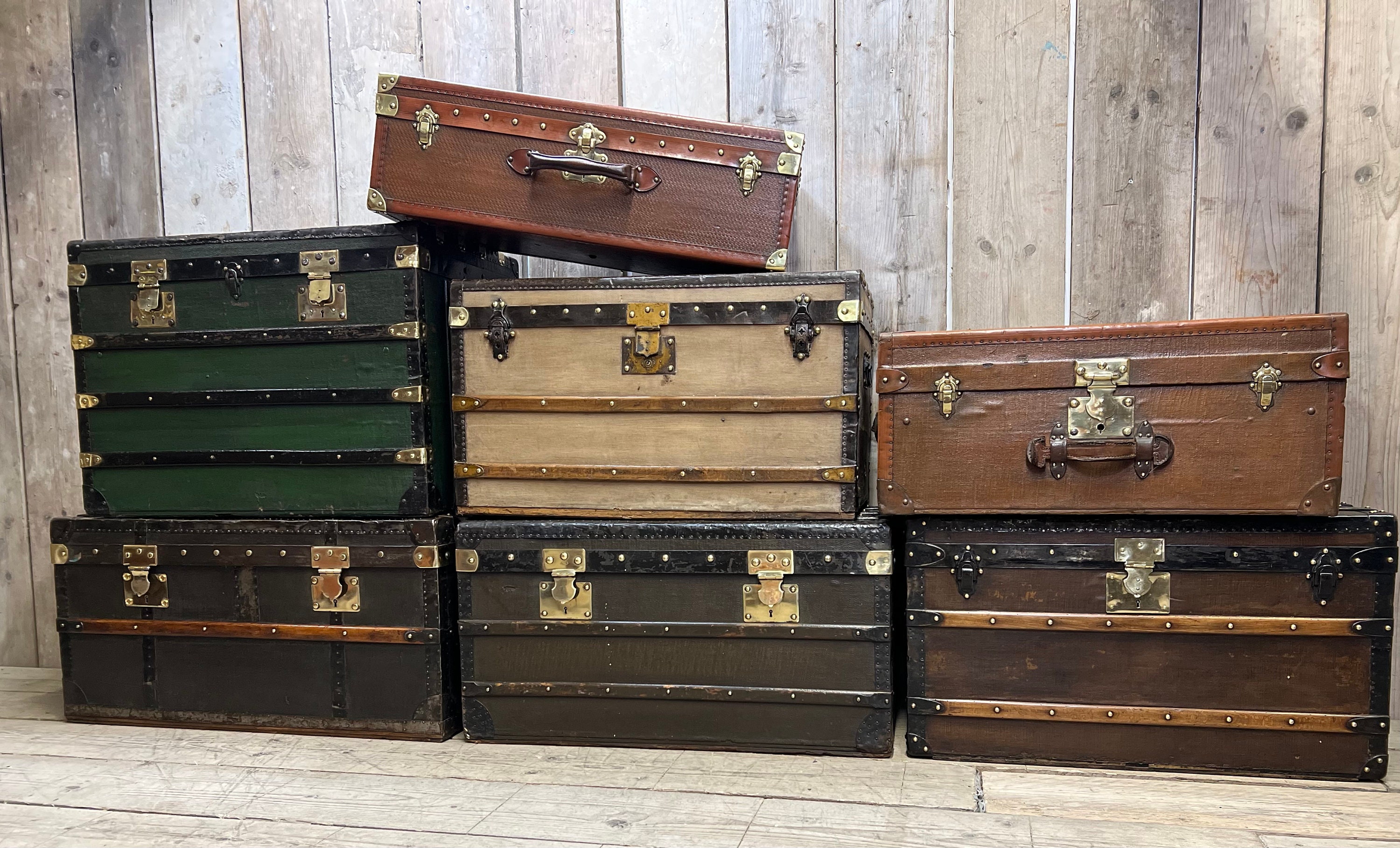 Vintage Military STORAGE TRUNK Train Luggage Green Flat Top 