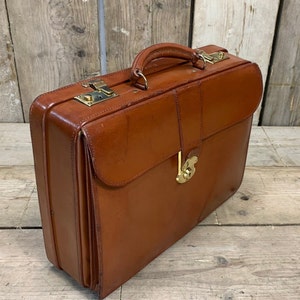 Beautiful Vintage Briefcase Attache Case Combination