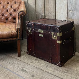 Handcrafted Storage Trunk Leather Chest Campaign Style Furniture Travel Inspired Design Premium Quality Construction English Craftsmanship Hand Dyed Bridle Leather Brass Fittings Console Table Side Furniture Living Room Bedroom Accent