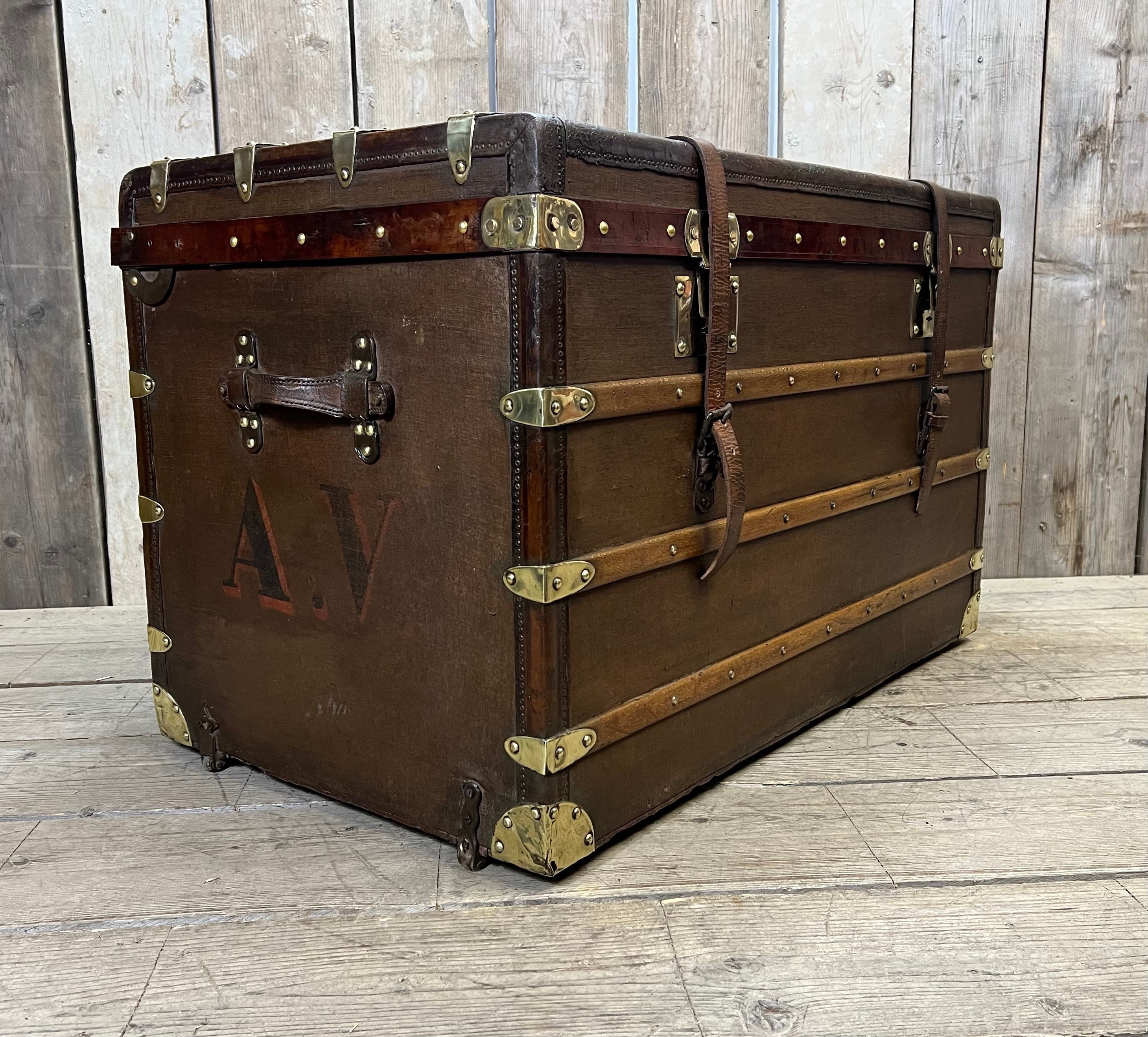 Goyard Cabin Trunk 1920, Goyard trunk in herringbone canvas 90 cm - Les  Puces de Paris Saint-Ouen