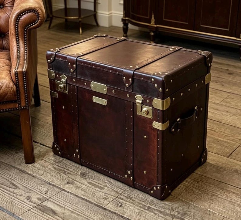Vintage Storage Chest Campaign Style Furniture Handmade Leather Trunk Console Table English Craftsmanship Traditional Methods Hand Dyed Leather Brass Fittings Living Room Accent Piece Luxury Home Furnishing Gift Men Premium Quality Side
