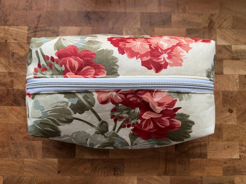 MyDuckBagel Quilted Cosmetic Bag - Thumbnail 2