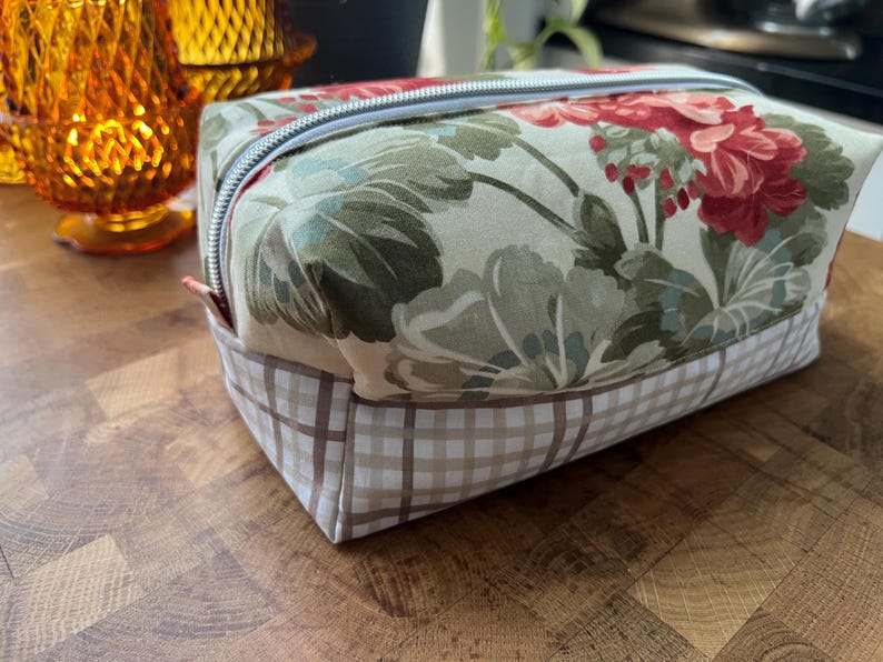 MyDuckBagel Quilted Cosmetic Bag - Thumbnail 3