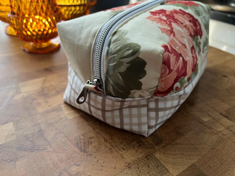 MyDuckBagel Quilted Cosmetic Bag - Thumbnail 4