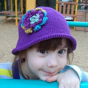 Crochet PATTERN, Bucket hat pattern for preschool kids - Size 3 crochet thread - Very easy crochet pattern - flower pattern included