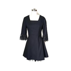Vestido gótico negro, espalda de encaje, mangas de encaje L