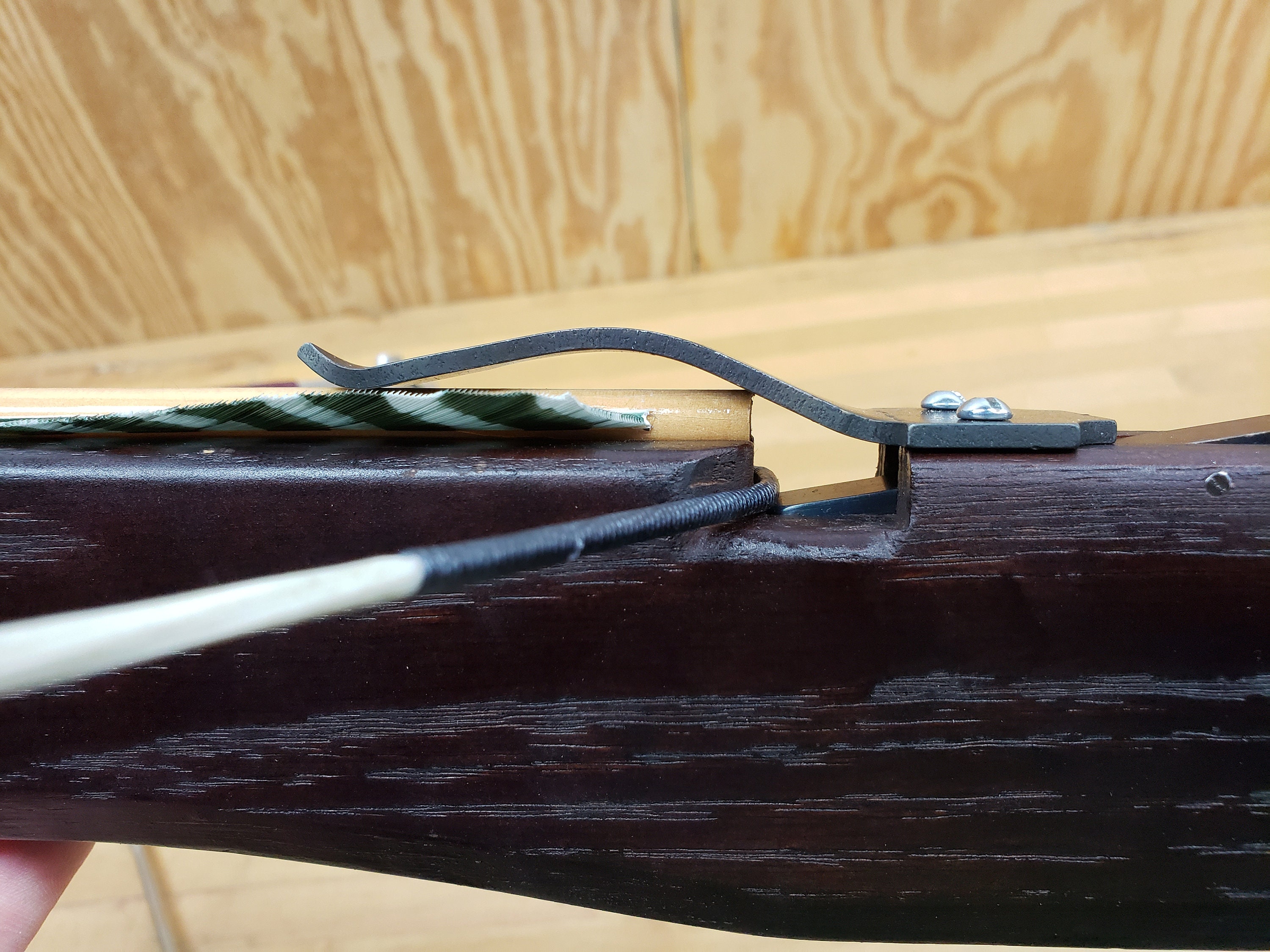 Arrow Scale With Retainer – By Outdoor Assassin, Model Cal, Compact Design