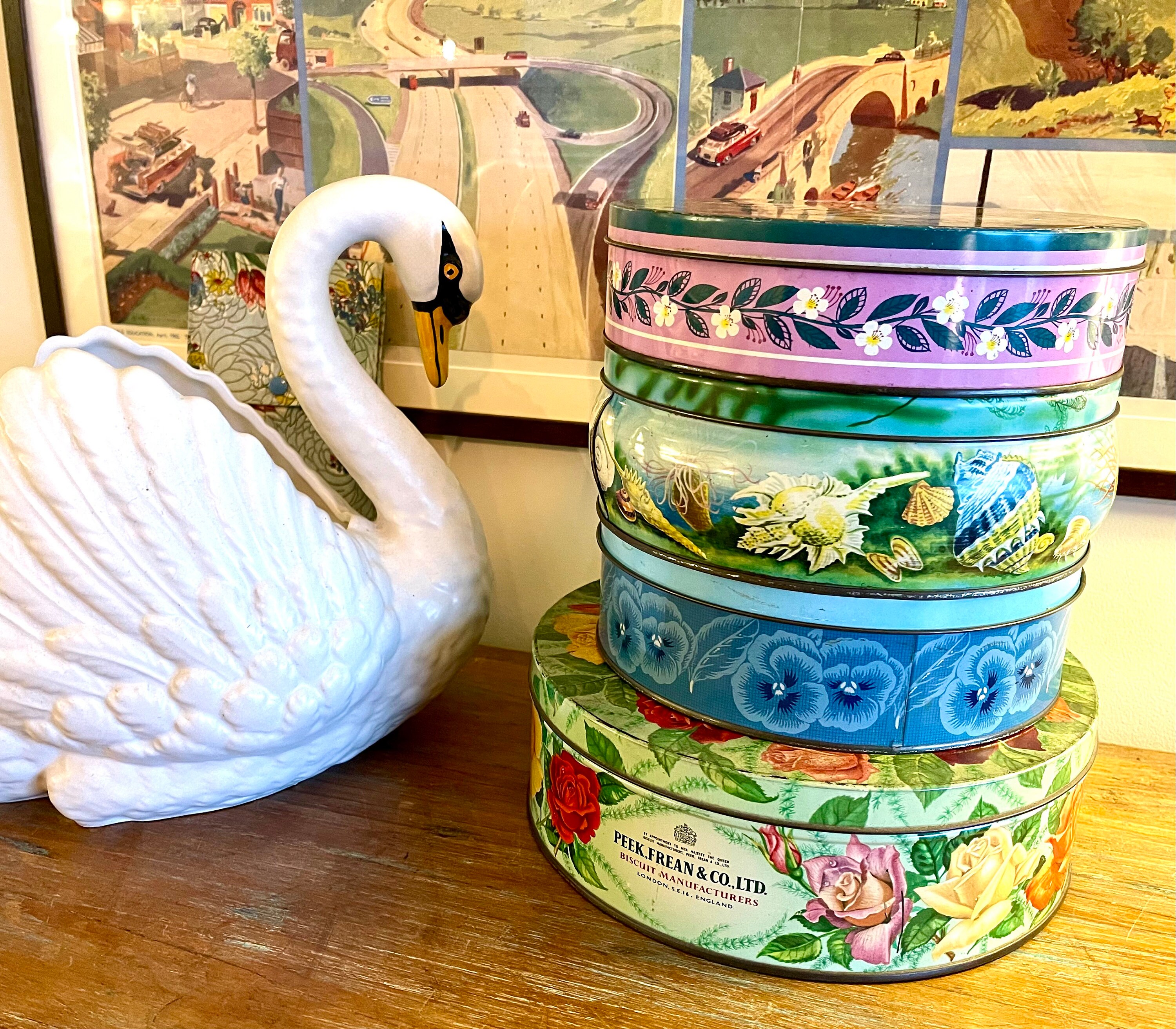 アンティーク　バラの花柄のビスケット缶　収納　PEEK, FREAN社 アンティークバラの花柄のビスケット缶収納PEEK, FREAN社
