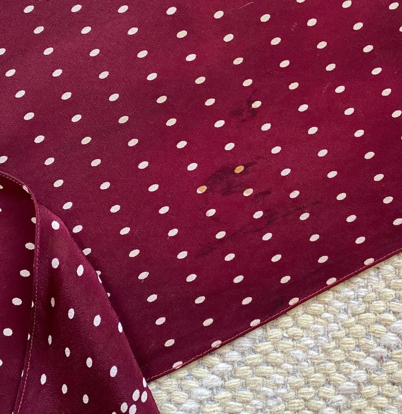 Puede incluir: Un juego de tres tazas de cer&aacute;mica con un acabado moteado y mate. Las tazas son de color crema, gris claro y gris oscuro. Cada taza tiene un dise&ntilde;o simple y minimalista.