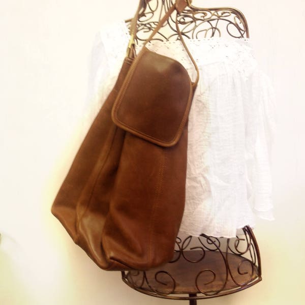 Vintage COACH...LArge Destressed Brown Leather,shoulder,Backpack Style sling Purse