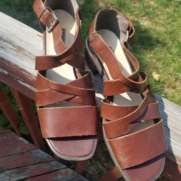 90s Westies brown leather sandals, chunky fisherman sandals, brown boho sandals, strappy sling-back sandals, heeled sandals, size 8.5