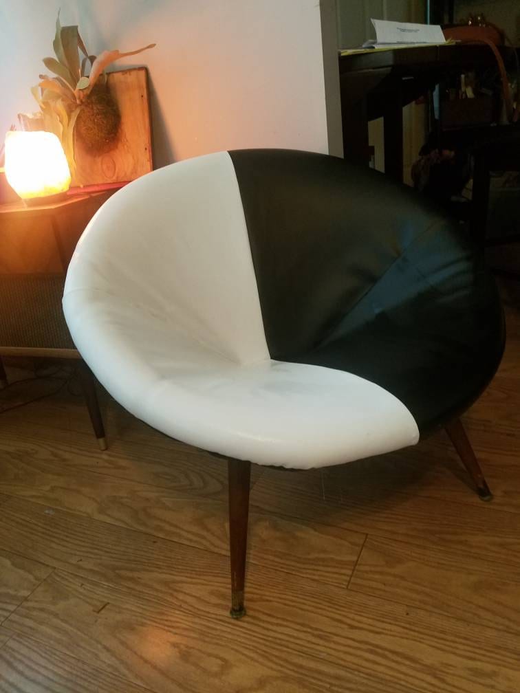 Vintage Mid Century Modern Saucer Chair Round Black Vintage Mid Century Modern Saucer Chair, Retro Round Chair