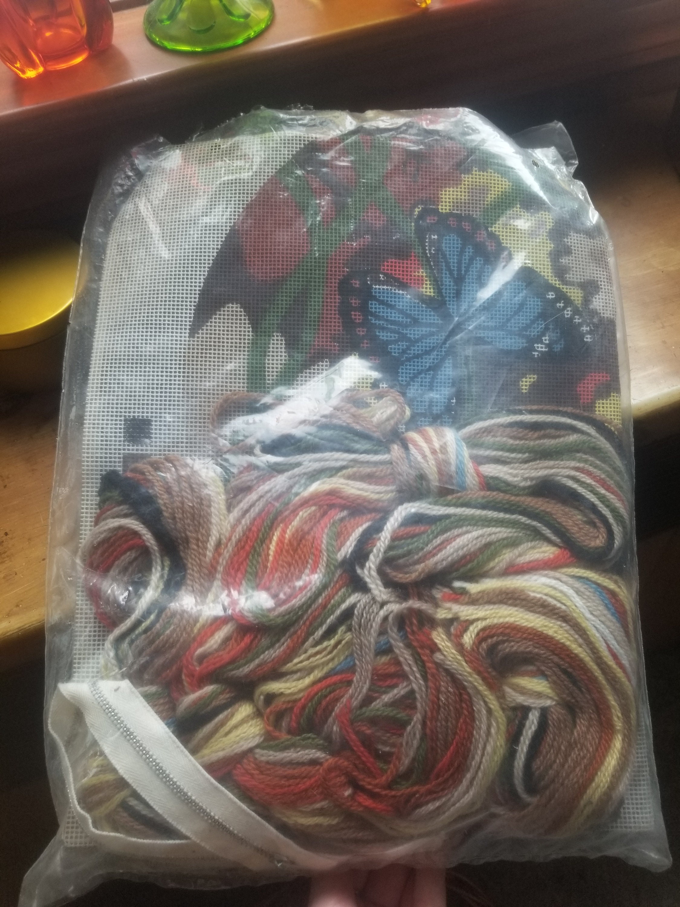 Paire de taies d'oreiller vintage avec motif floral brodé - couleurs