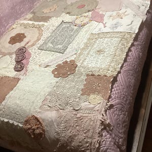 Shabby Chic Layered Doily Quilt, Cream Pink Beige , quilted cotton backing, Vintage Bed Throw (117x187cm)