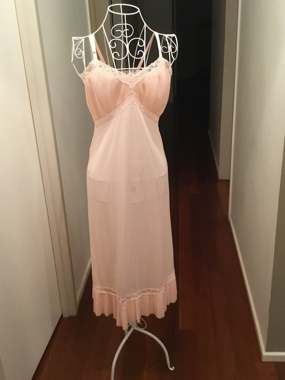 Peach vintage slip, 50s style slip, vintage linger