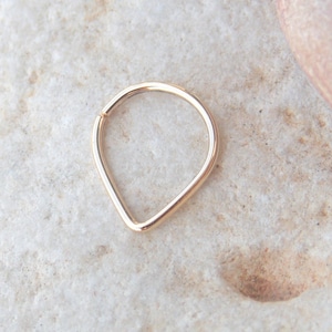 Triangle Septum nose ring, Septum Ring Gold, Gold septum, Septum, chevron septum, Septum Piercing, Septum Nose Ring, Gold Septum