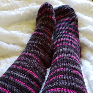 PATTERN/Cats Meow Socks Crochet Pattern/Easy Crochet Socks Pattern/Quick Crochet Sock Pattern/Womens Crochet Socks Size 6-8/Sock Yarn Socks