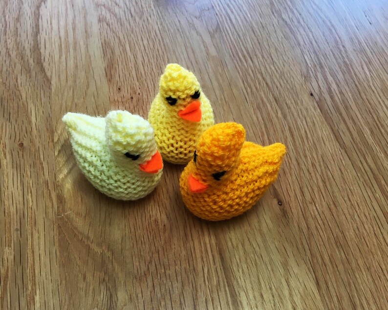 Easter chicks, egg holders, easter egg hunt, cover for cream egg, knitted chicks, Easter wedding favours, teachers gift image 2