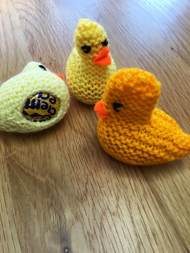 Easter chicks, egg holders, easter egg hunt, cover for cream egg, knitted chicks, Easter wedding favours, teachers gift image 1