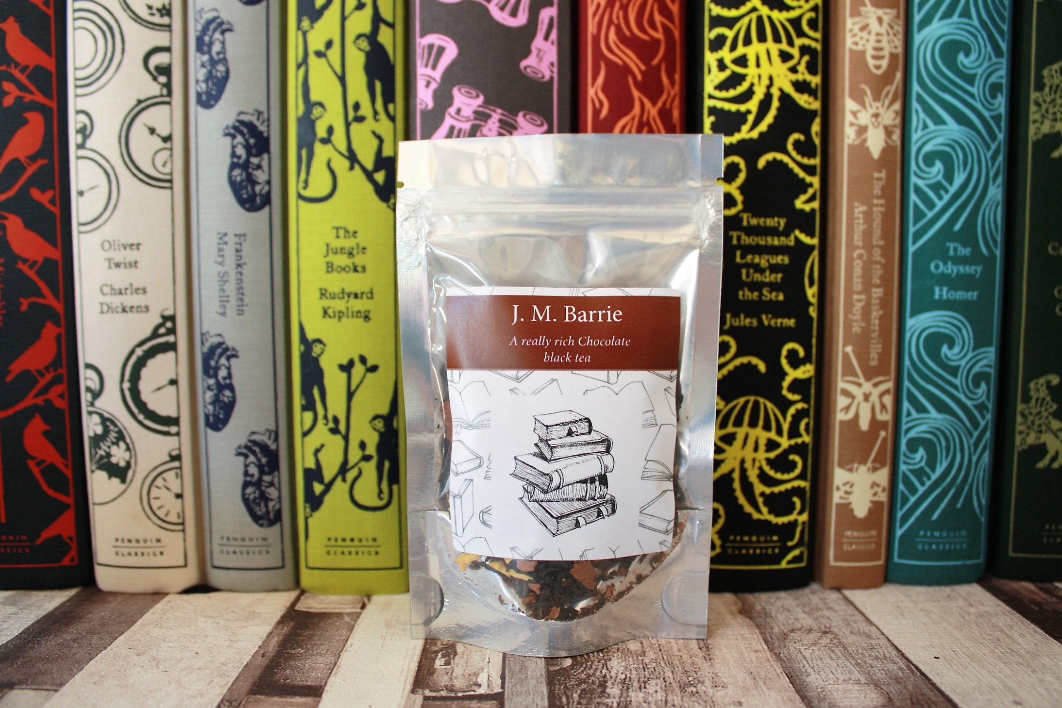 Коллекционирование книг. Стопка книг. Классическая художественная литература. Серебряная литературная коллекция. Коллекционирование книг.