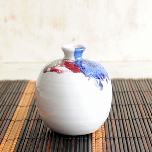 美しい日本の陶器の花瓶 小型 伝統的 手作り ハンドメイド 日本のディスプレイ インテリア わびさび eg0005
