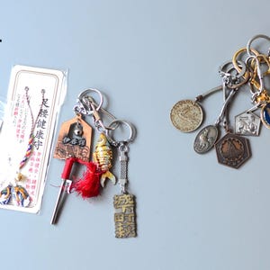 Lot of vintage key chains - Etsy 日本